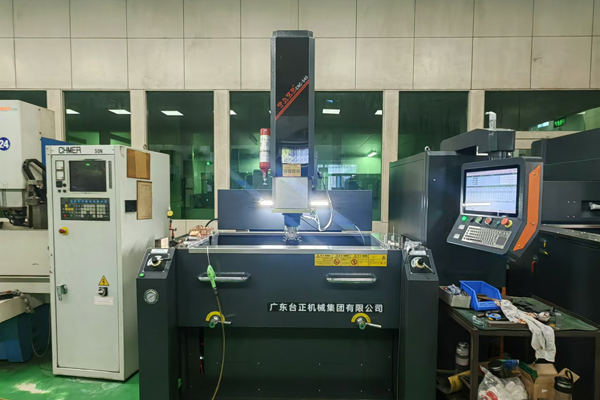 臺(tái)正CNC-B45S放電加工機(jī)